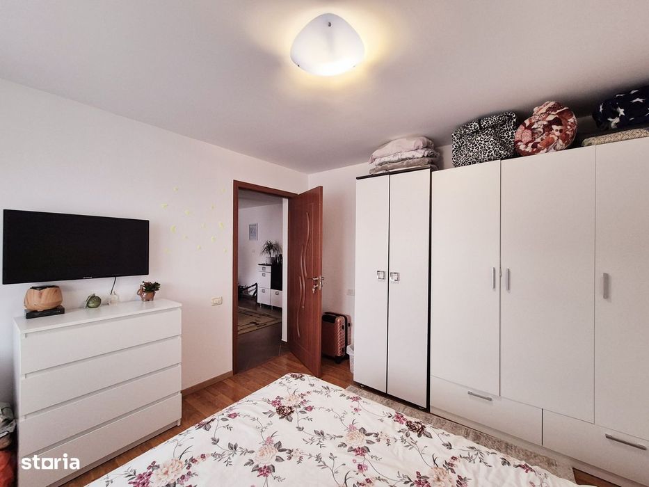 Apartament renovat cu 2 camere, decomandat, zona Precista