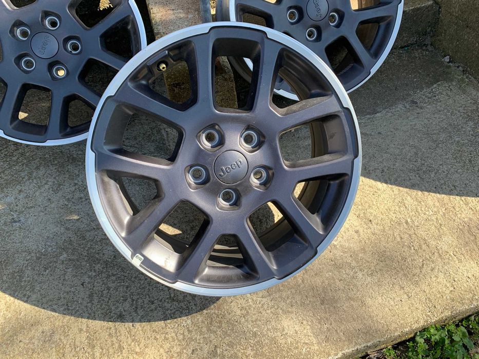 5 x джанти MOPAR 6KC89TRMAA за Jeep