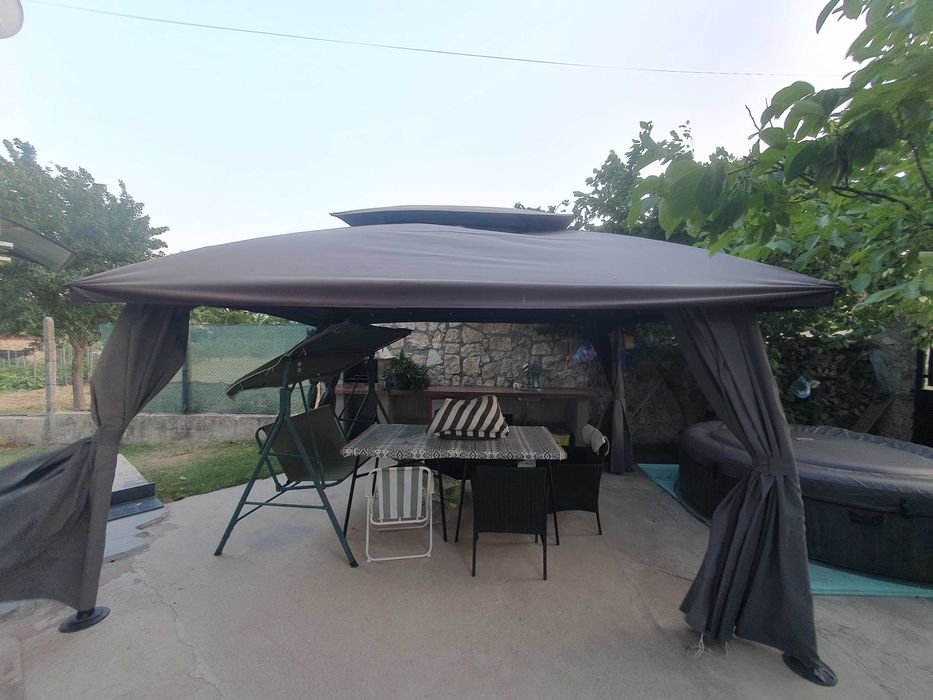 Градинска Шатра 300х400х270см с комплект завеси и резервен покрив.