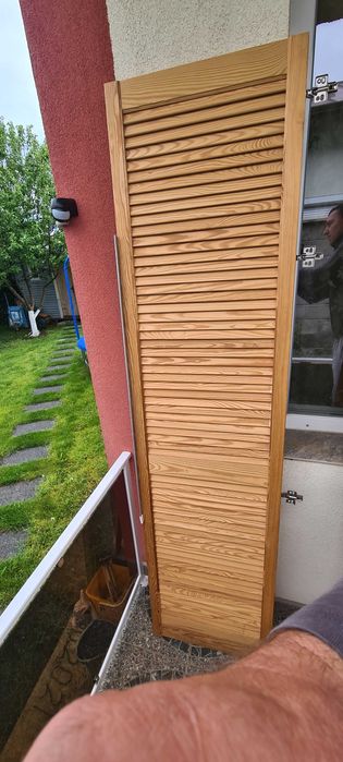 Продавам врати от гардероб.
