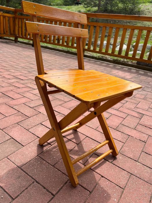 4 бр. дървени сгъваеми детски столчета – стабилни и компактни