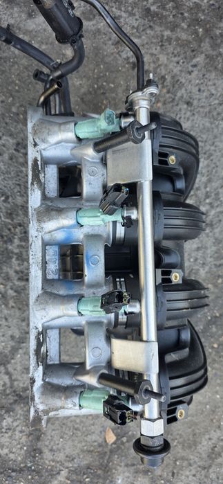 Топливная рампа с форсунками Киа Серато Форте ,2 поколение