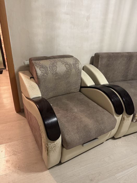 Продам диван и кресло