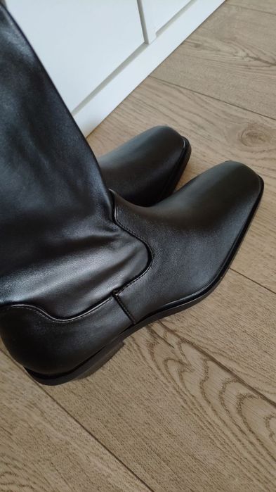 Новые, экокожа, 20000тнг