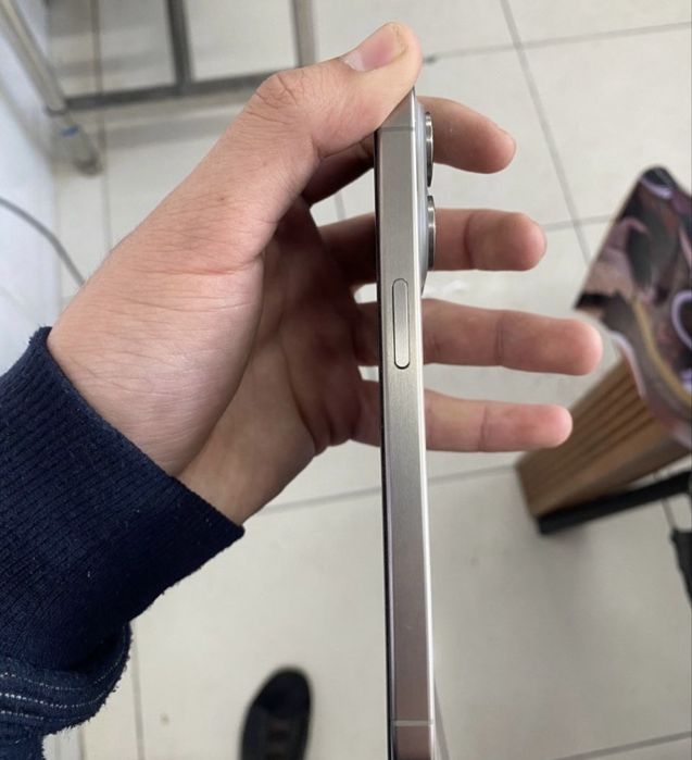 Iphone 15 pro natural titan