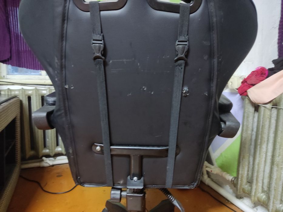 Продам игровое кресло