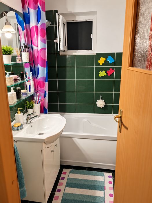 Vând apartament  3 camere