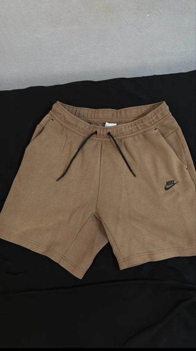 Pantaloni Nike Tech