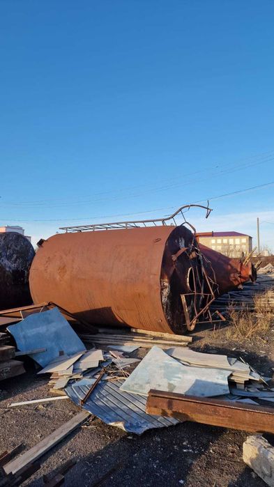 Продам емкости, полки