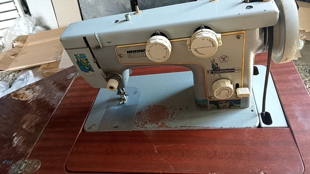 Продам машинку швейная ножная