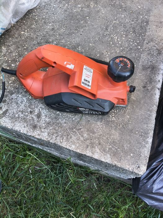 Black & Decker, model KW712.Pu