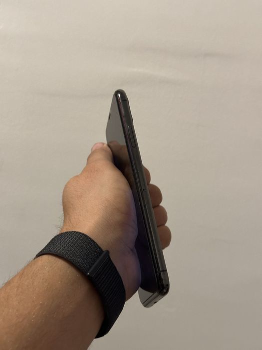 iPhone 11 pro max 64gb full box