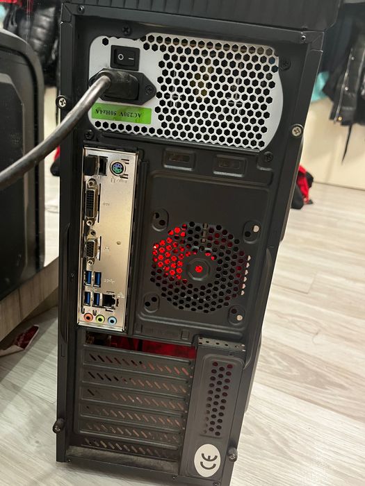 Настолен компютър