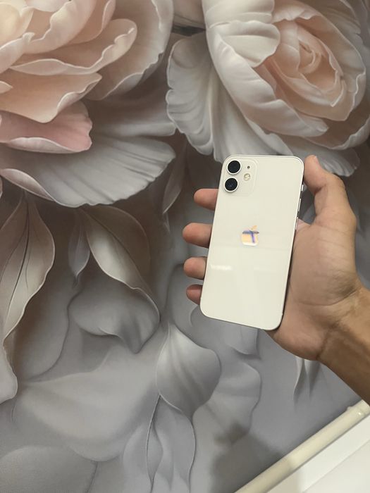 iPhone  12 мини срочно Продаётся