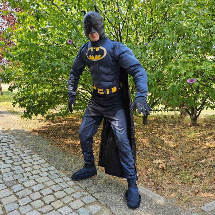 Costum Batman pentru Adulți Profesional – Ideal pentru Petreceri, Evenimente, Carnaval, Cosplay și Animație pentru Copii