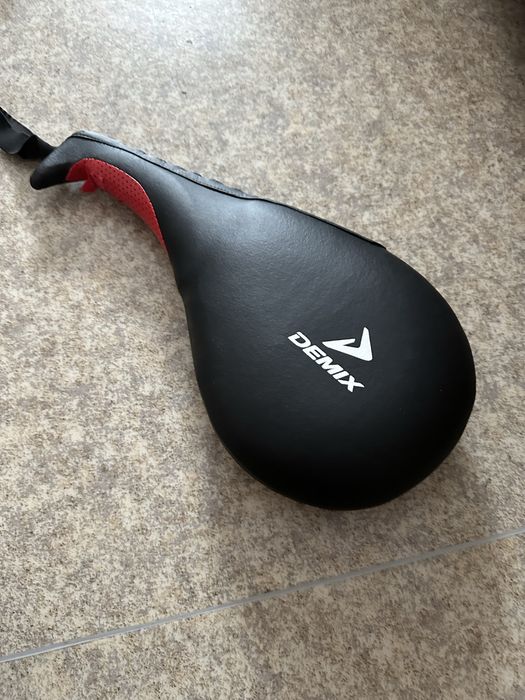 Шлем adidas оригинал