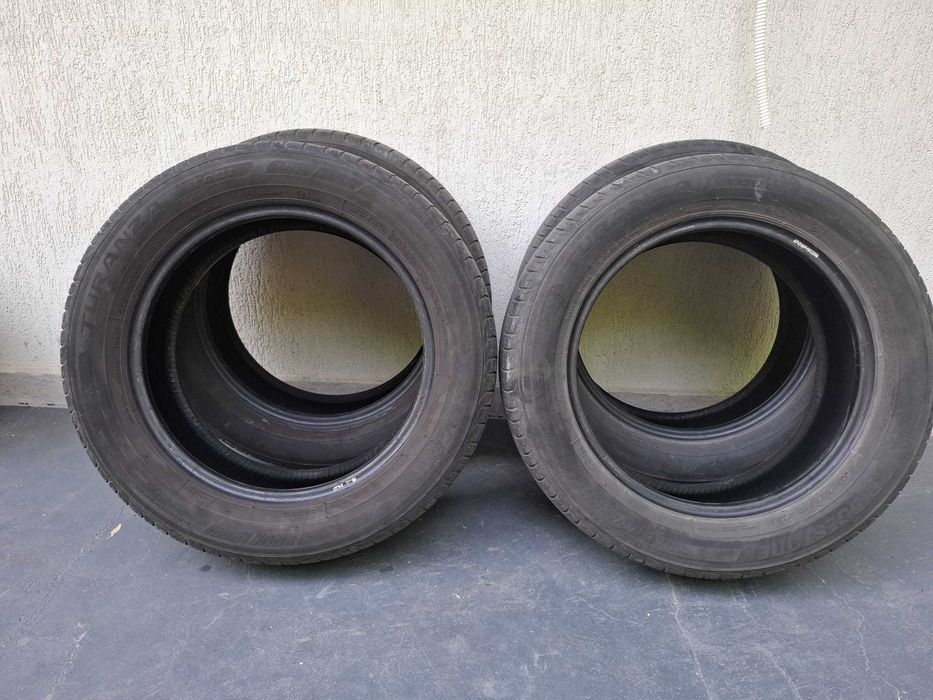 vand set 4 anvelope de vară marca Bridgestone Turanza 215/60/R17 96H