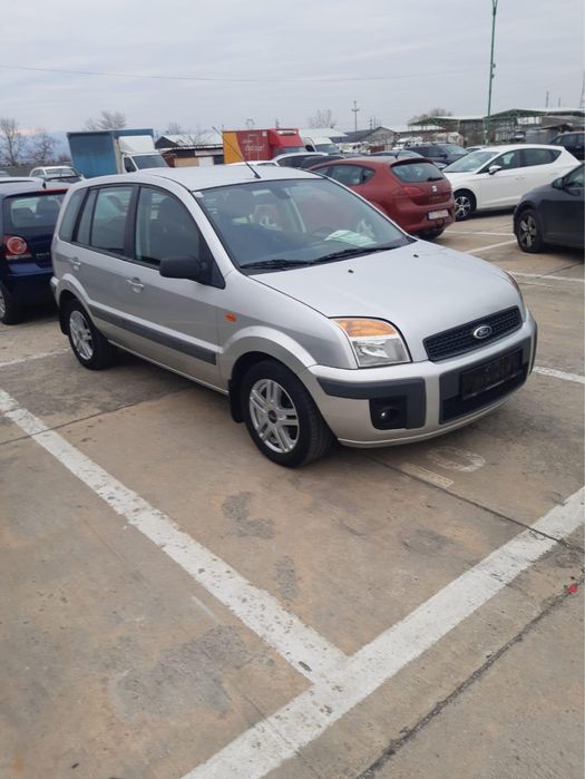 Ford Fusion 1.4 benzină, 2007 – pentru dezmembrări, poate fi reparata.