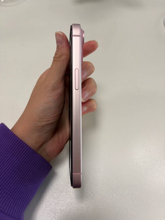 Продам IPhone 15 / 128 GB Pink