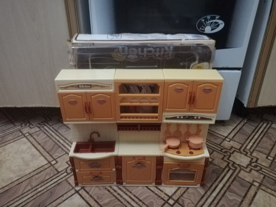 Продам игрушечная кухня