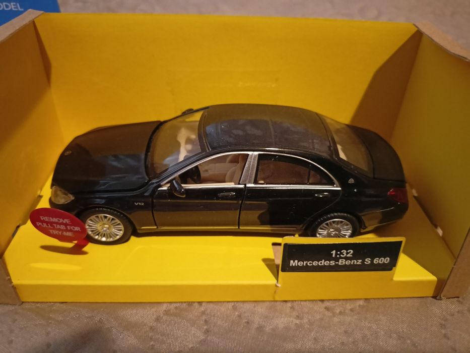 Метални колички 1/32