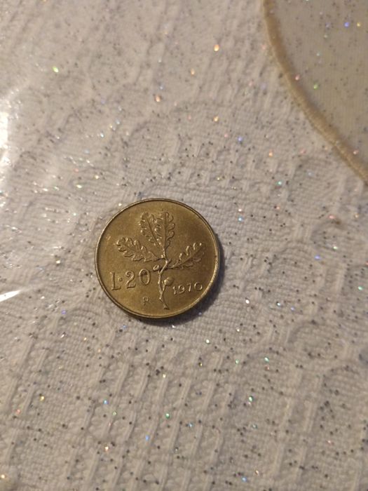 Vând moneda de 20 lire din Italia din 1970