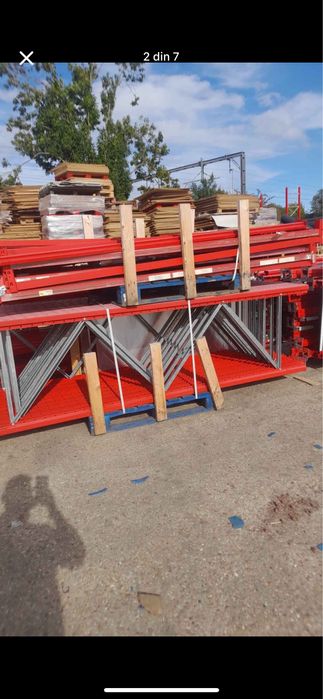 Rafturi metalice depozit