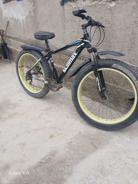 Skuter va telefon bilan abmen bor velosiped holati ideal