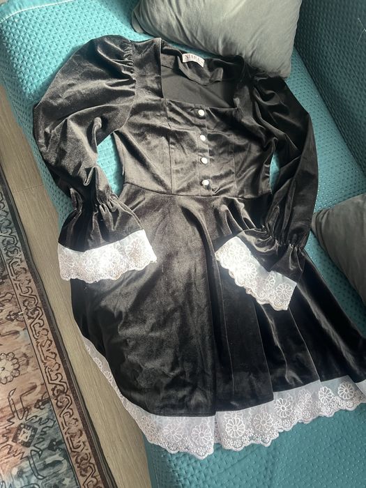 Продам платье для девушки и девочки