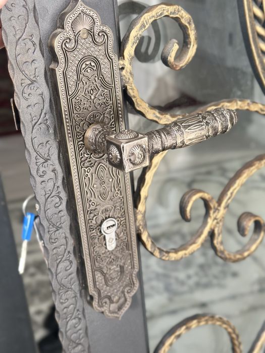 Продается дверь для участок