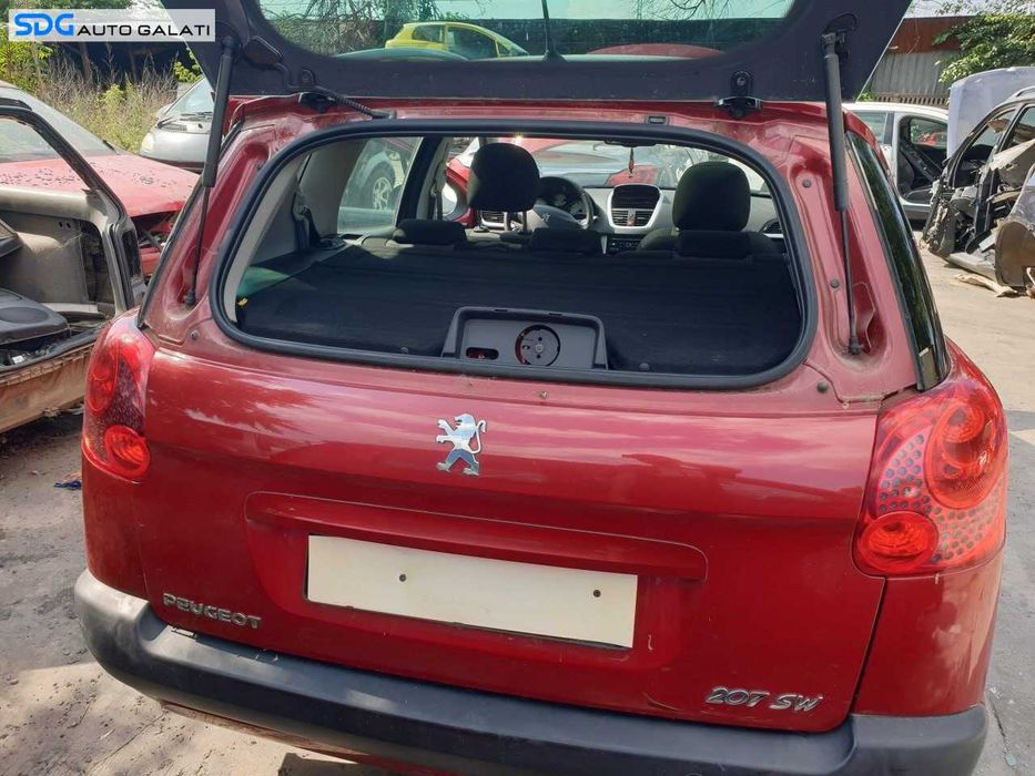 Haion Hayon Portbagaj FARA Luneta Geam Sticla Peugeot 207 SW Break Combi 2007 - 2013 Culoare Rosu KJC (Prezinta Fisura si Zgarieturi in Partea Inferioara) [Q5785]