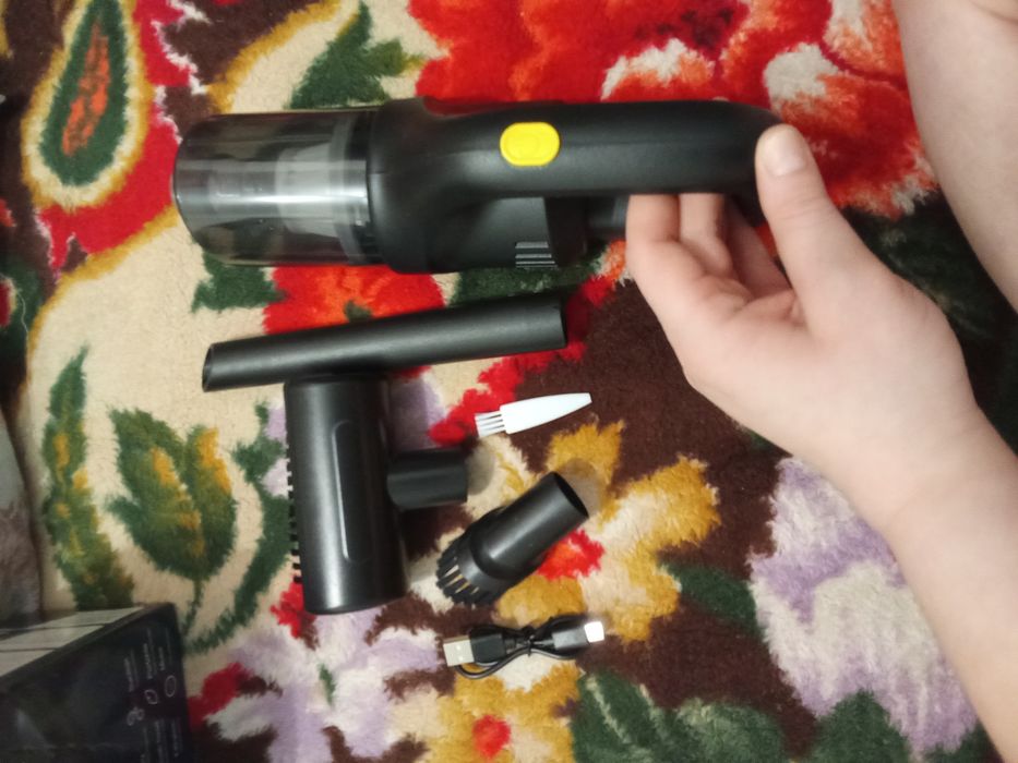 Продам ручной пылесос