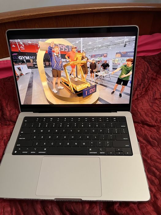 Macbook M3 Pro 18/512gb 14”