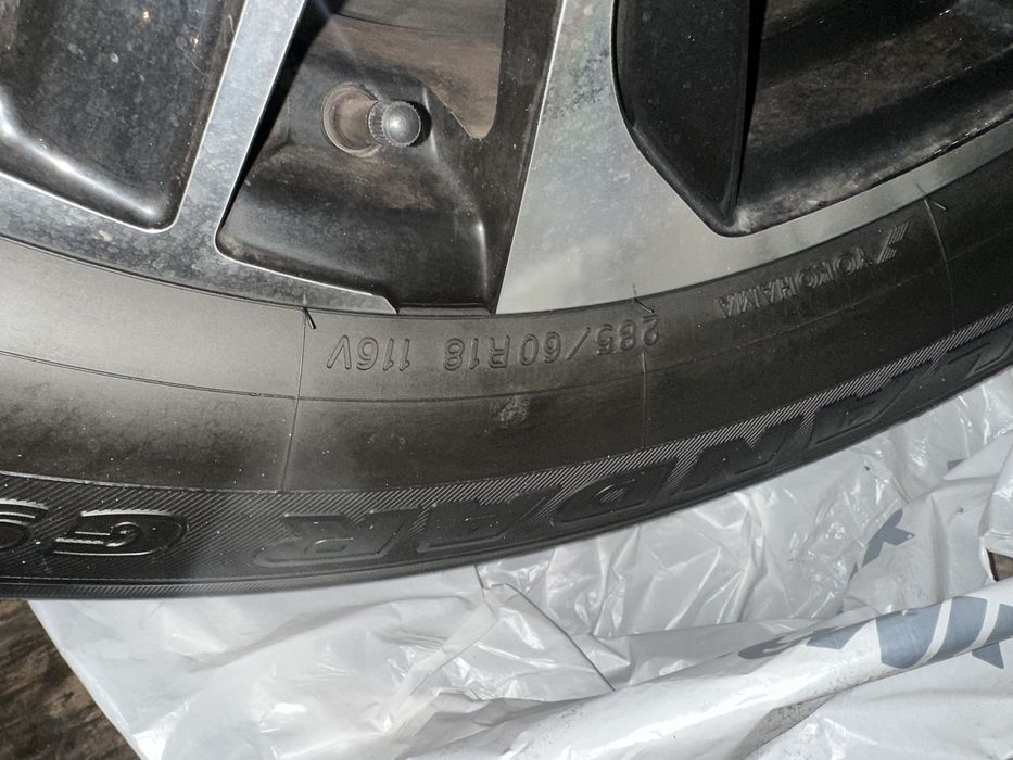 Продам шины с дисками r 18