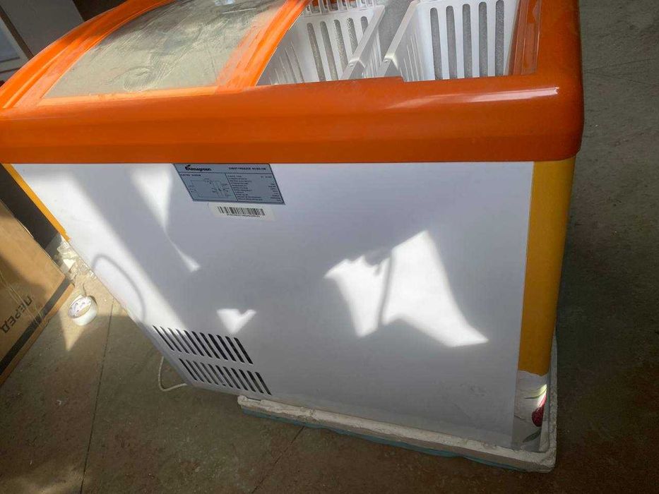 Витринный морозильник