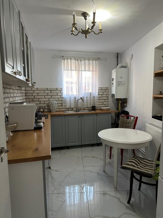 Închiriez Spațiu comercial în zona foarte buna ROMANA 102