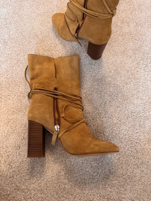 Cizme cu toc, piele intoarsa, bej