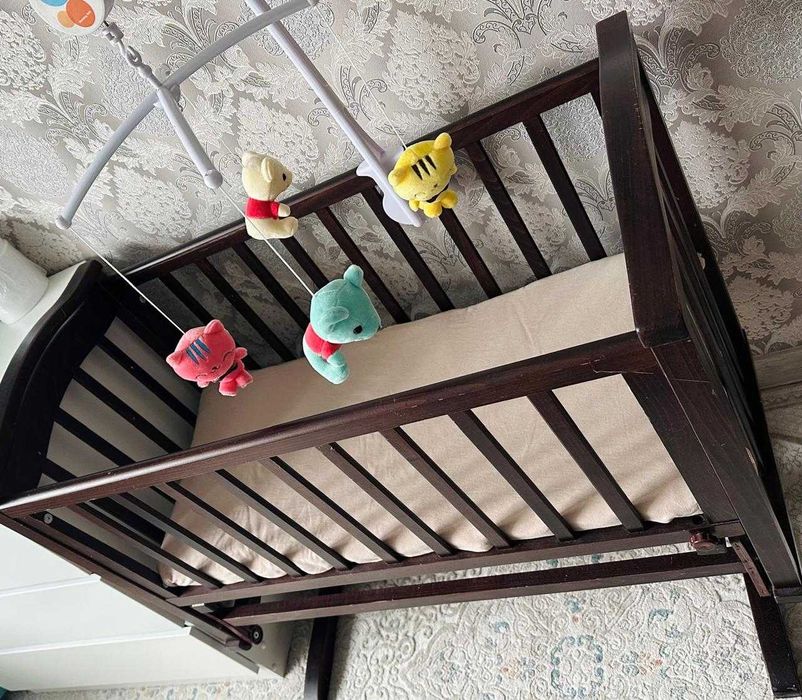 Продам детскую кроватку
