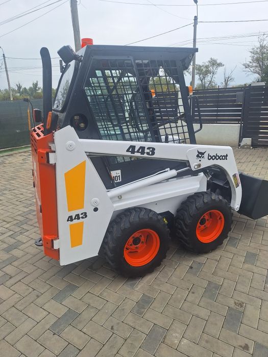 Miniincarcator bobcat 443