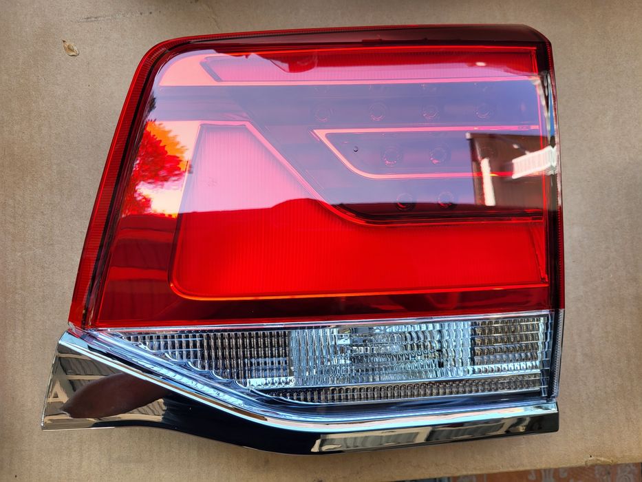 Фонарь в крыло левый Land Cruiser 200