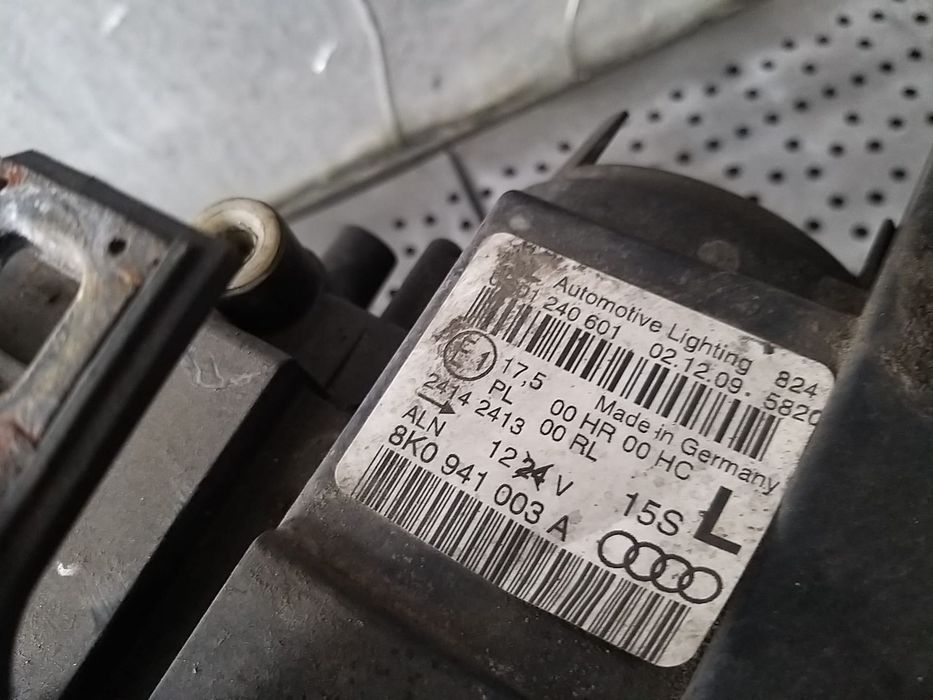 Far stanga audi a4 b8 8k 8k0941003a