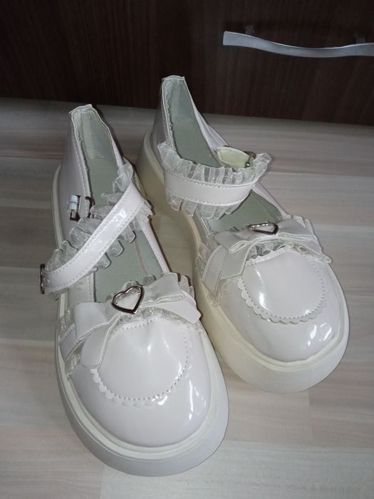 Дамски обувки номер 40