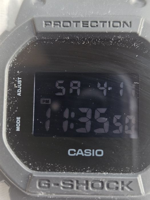 Продавам Casio G-Shock DW-5600BB-1