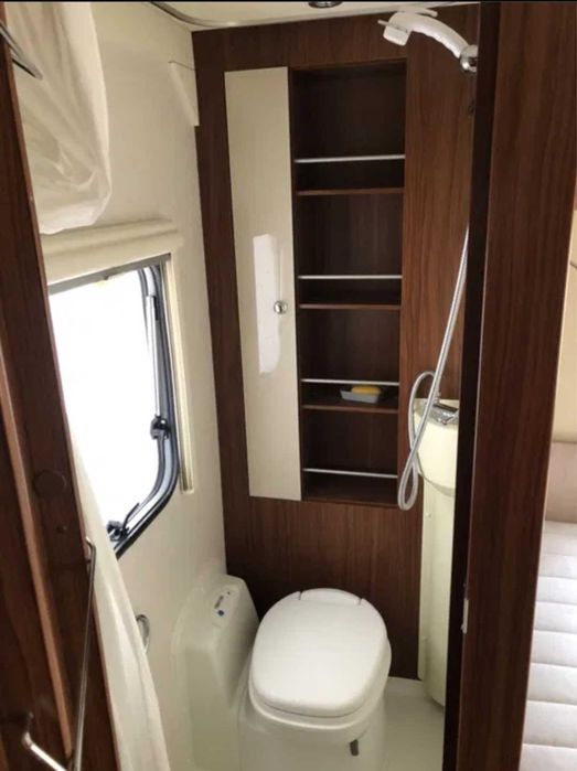 Каравана с навес къмпинг "Градина"