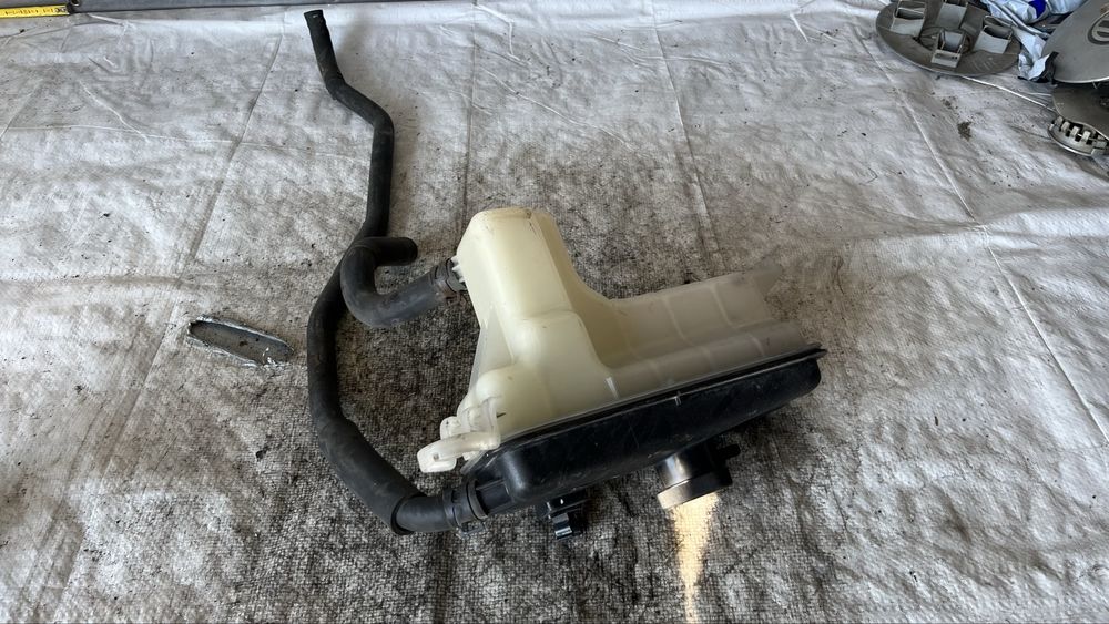 Toyota Rav4 казанче за чистачки