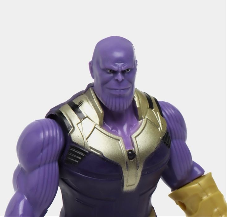 Продам фигурку Таноса Марвел