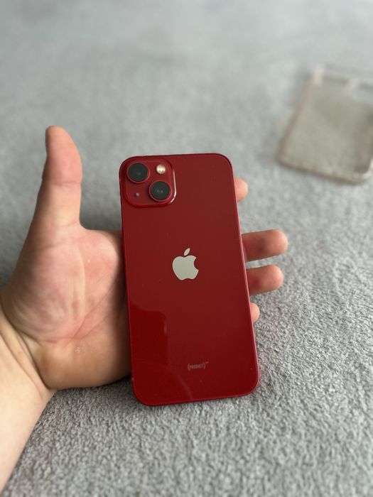 Vând iphone 13 red edition!