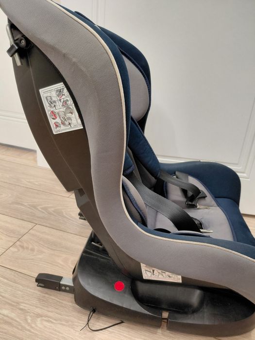 Продам автокресло isofix за 9000