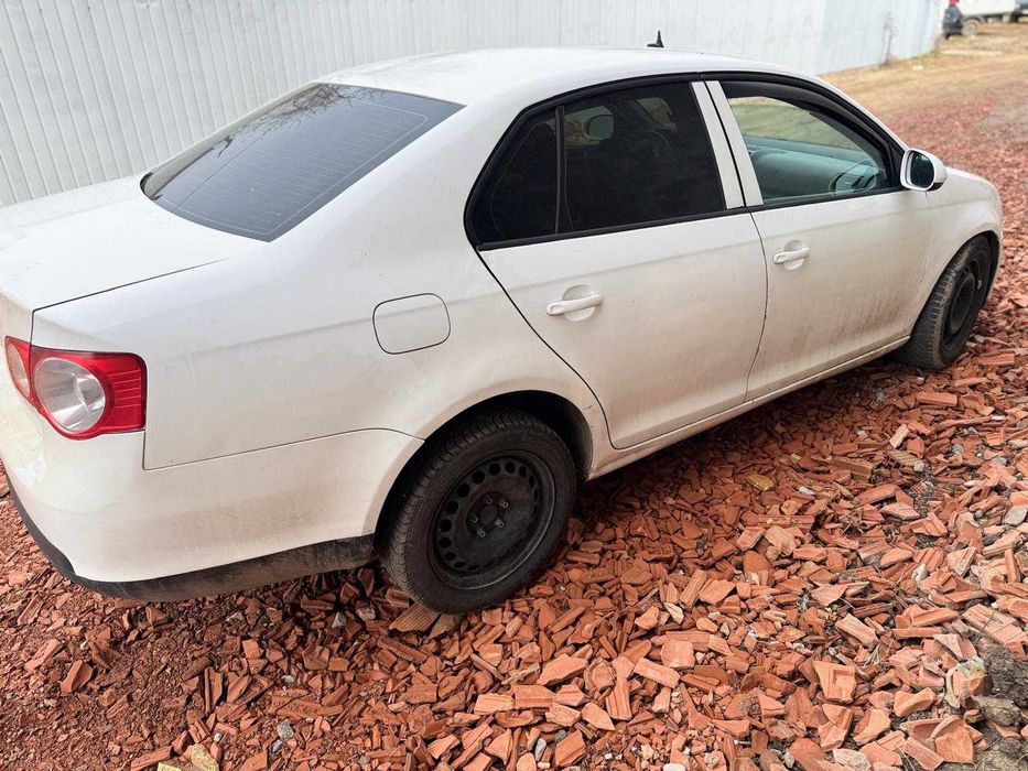 Dezmembrez  VOLKSWAGEN / Jetta / BXE 1.9 2009  1900CC / 105hp / 77kW