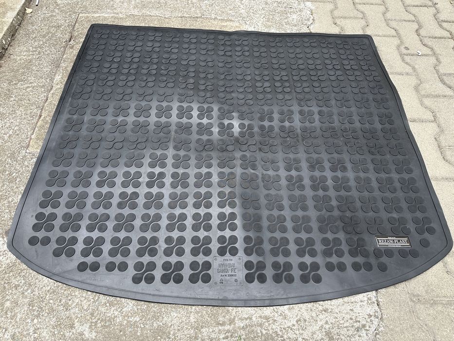 Гумена стелка за багажник на Хюндай Санта Фе III